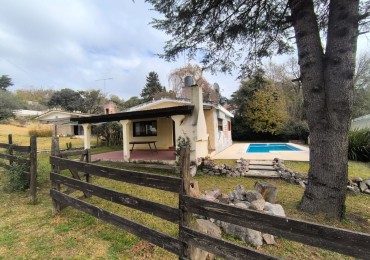 Casa Agua de Oro 2 dormitorios con pileta apta credito