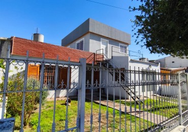 Casa con pileta y departamento independiente